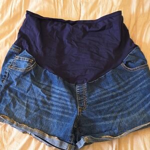Time and Tru maternity shorts size 20